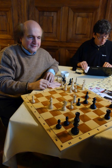 Lothar Arnold gewinnt gegen Georg Nippgen